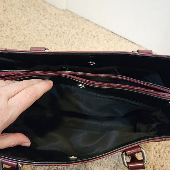 Vintage Giani Bernini red and black leather purse - Picture 7 of 11